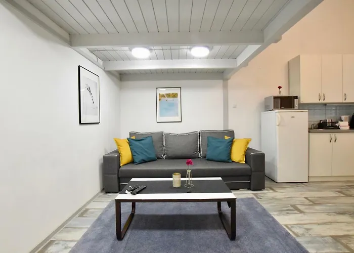 Standard By Hi5 - Akácfa 59 *