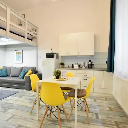 Standard By Hi5 - Akacfa 59 بودابست