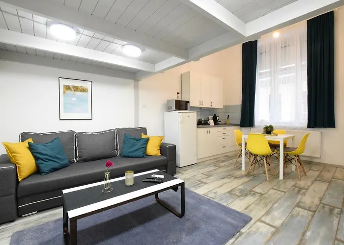 Standard By Hi5 - Akacfa 59 بودابست